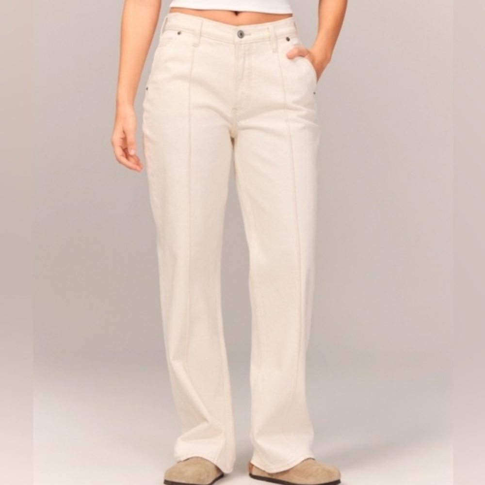 Abercrombie And Fitch The Baggy Mid Rise Curve Love NEW Size 33